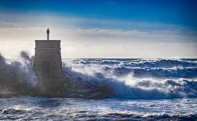 ISPRA's Hydro-Meteo-Sea Forecasting System: operational implementations in the environmental field, research applications and development lines