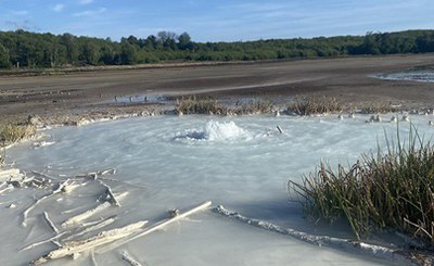 The natural monument of the Manziana caldera: the Earth breathes