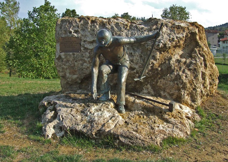 borello monumento al mina.jpg