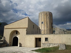 Torre di Aielli detta delle Stelle